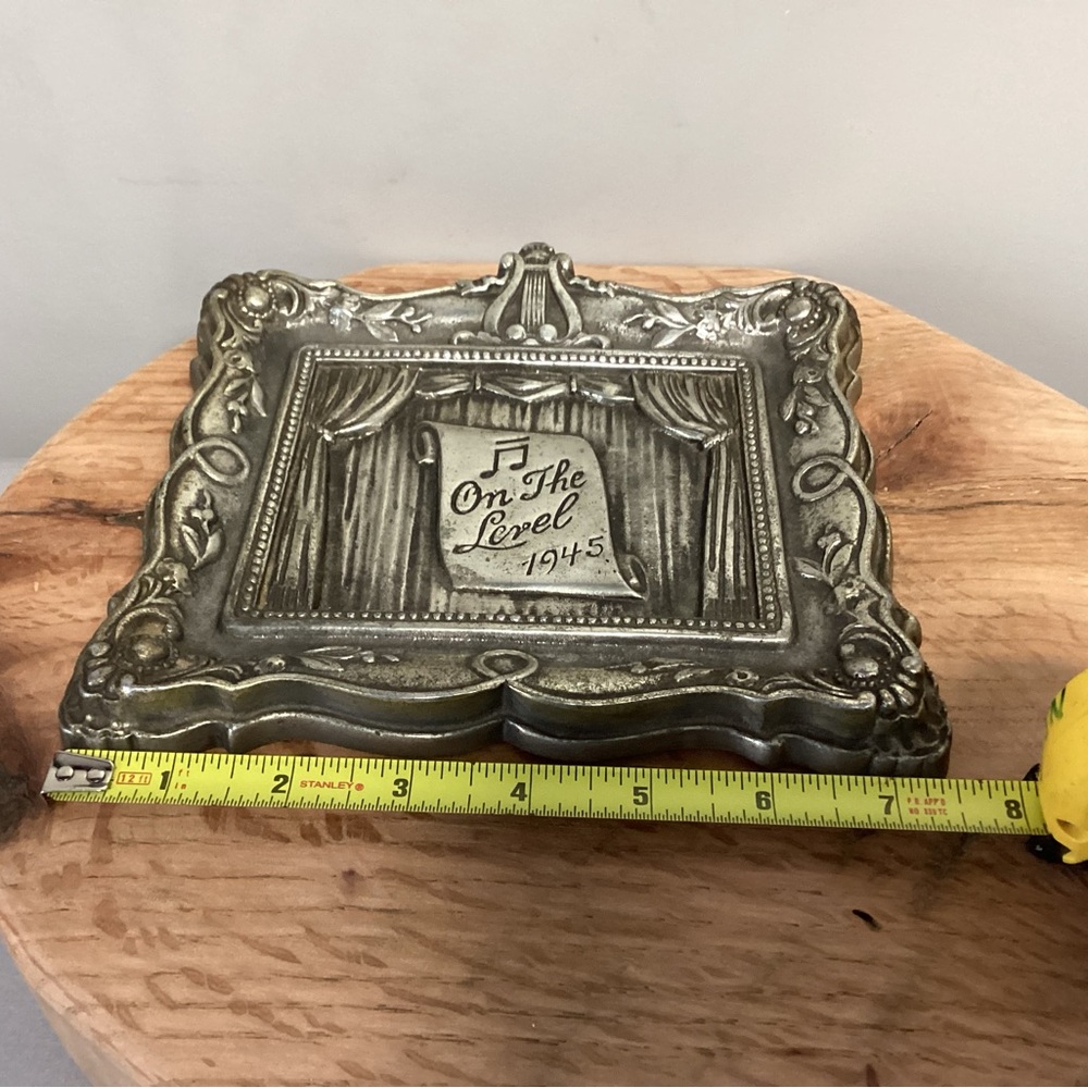 Asking for help identifying this vintage piece - Picture 9 of 12